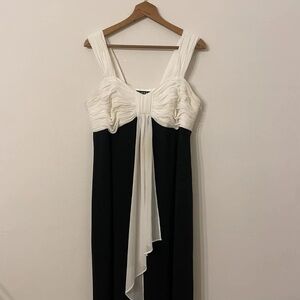 Elegant Two-Tone Maxi Dress